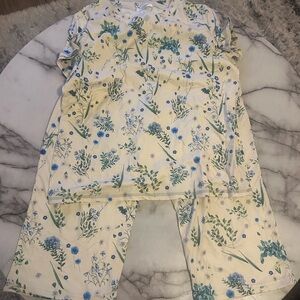 Floral Women's Pajama Set in Blue and Cream